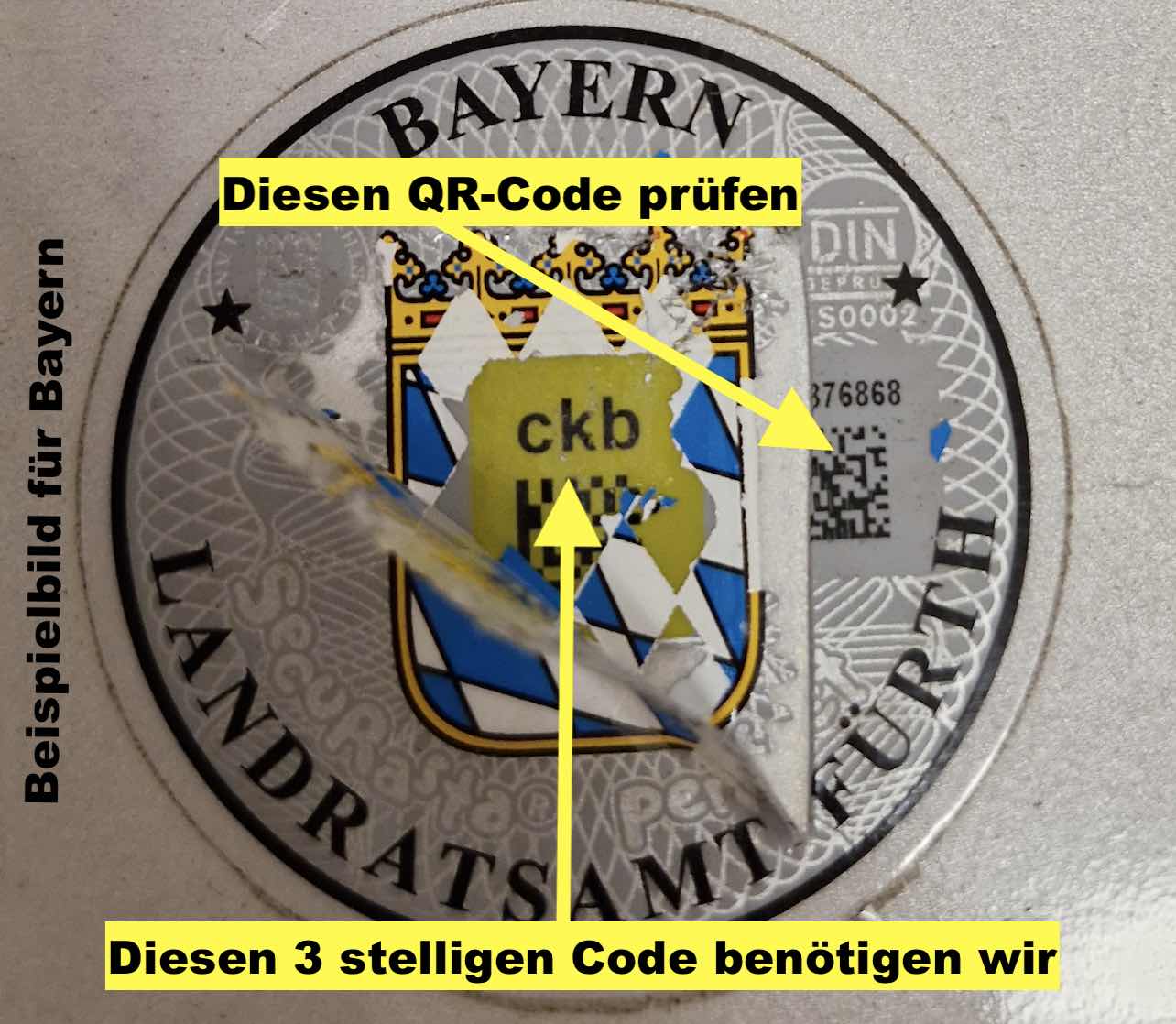 Beispielbild eines Kennzeichensiegels mit einem QR-Code aus Bayern