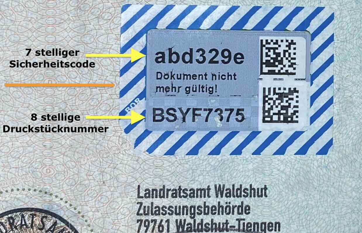 Hier wurde die Abdeckung von einer ZB Teil 1 für die Online-Abmeldung eines Fahrzeugs entfernt